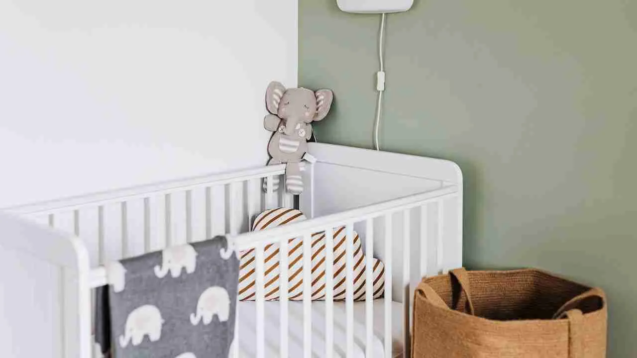 7 best cribs for short moms