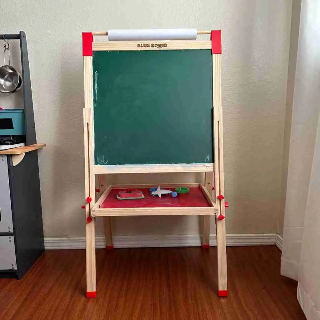 an art corner is part of a Montessori playroom