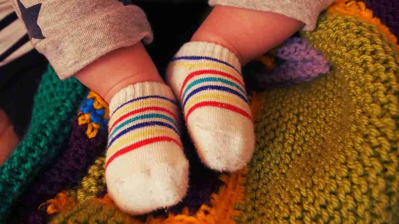Should Babies Wear Socks To Bed? 7 Startling Benefits