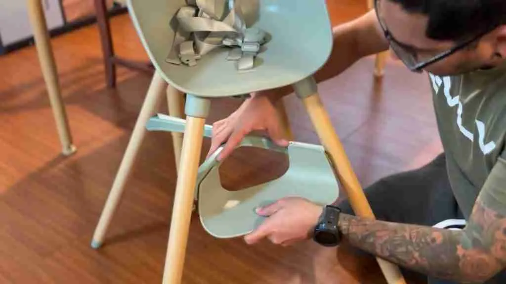 Lalo high chair review-adjustable footrest